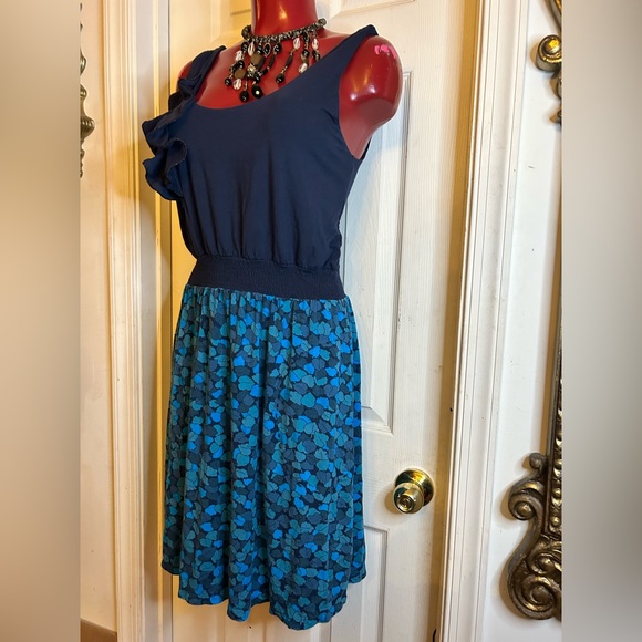 RARE Anthropologie Pendulum Dress RicRac Corsage Leaf Print Wiggle M Medium - Picture 2 of 8